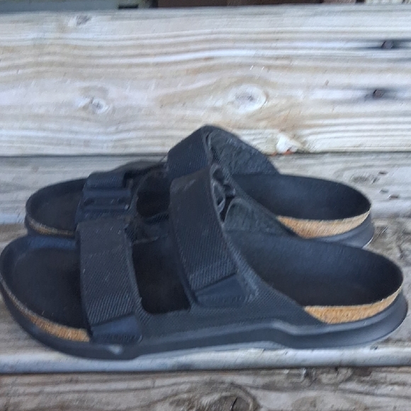 Birkenstock Men\'s Black Dual-Strap Comfort Sandals